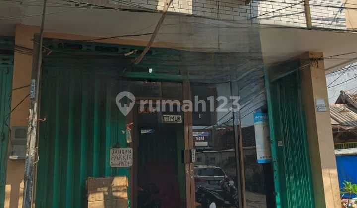 Ruko Lokasi Strategis Cocok untuk Tempat Makan atau Kantor
