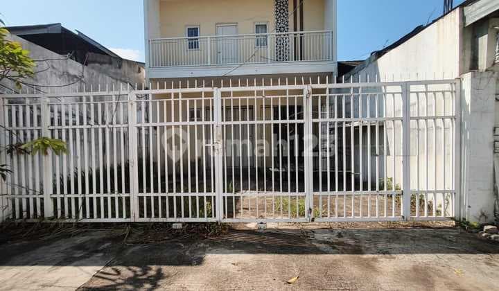 Strategically Located Shop House in Balong Sari