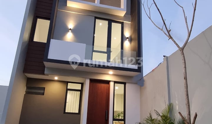 Dijual Rumah Oasia Dian Istana Full Furnished 3 Lantai Istimewa