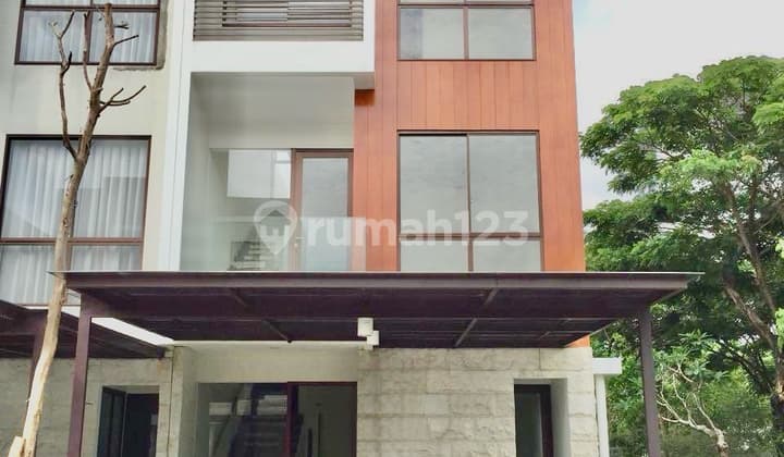 Disewakan Rumah Graha Natura 3Lt 3Kt Hook Lebar 7 Dekat Pakuwon Mall