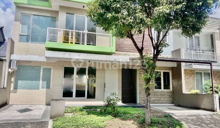 DISEWAKAN RUMAH WOODLAND CITRALAND 4KT SEMI FURNISH PASAR MODERN