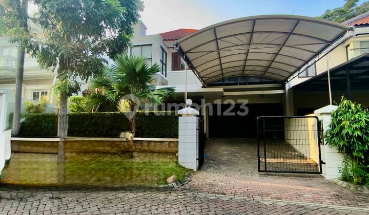 Dijual Rumah Graha Famili Semi Furnish 3Kt Siap Huni Dekat Tol Pakuwon