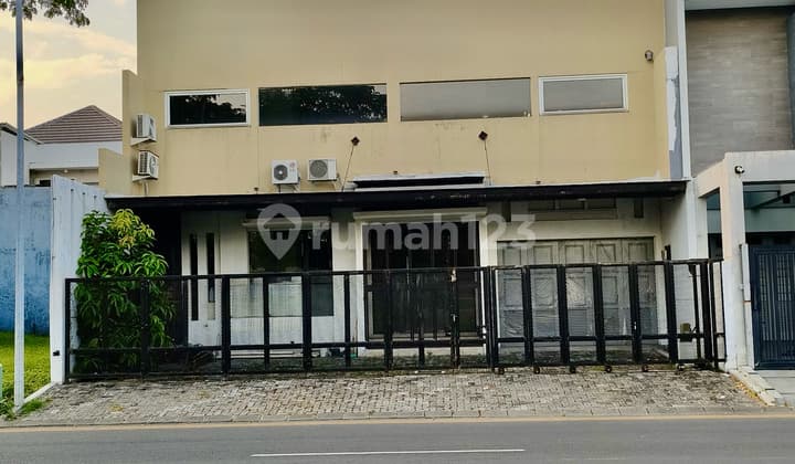 Dijual Rumah Usaha 2Lt Raya Citraland Komersial Area Semi Furnish