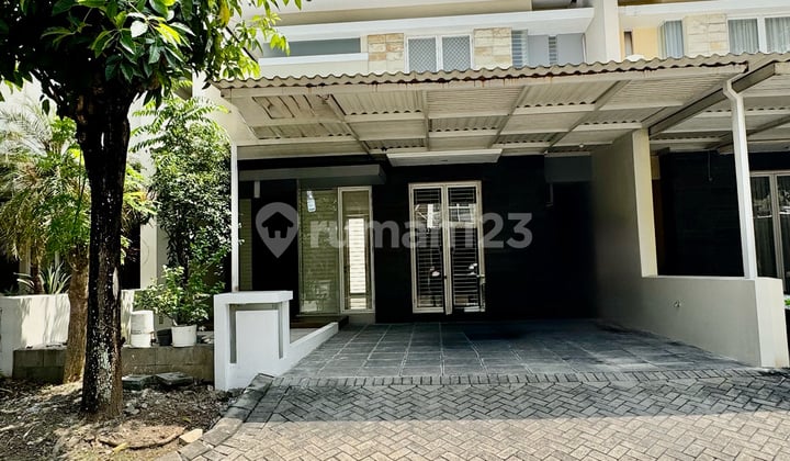 Disewakan Rumah Royal Residence 3Kt Semi Furnish Wiyung