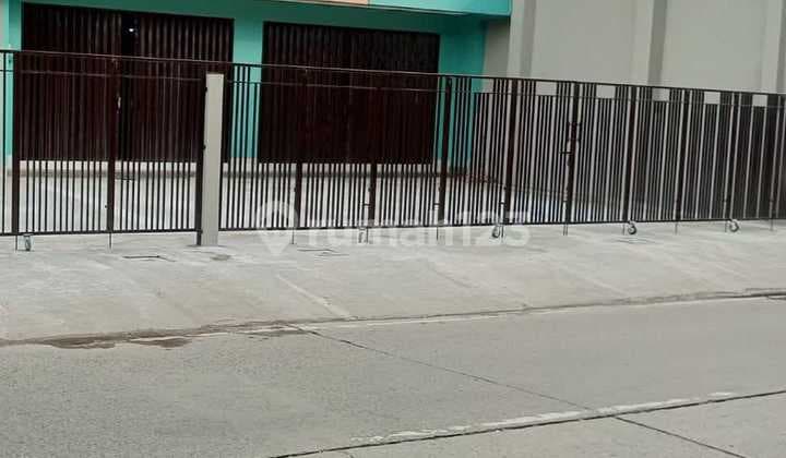 Dijual Dan Disewakan 1 Unit Ruko Ukuran Besar Dilengkapi Dengan Fasilitas Lift Di Kelurahan Jatisampurna. Kota Bekasi