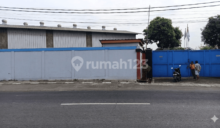Good and Clean Well-Maintained Warehouse Ready for Your Business Needs