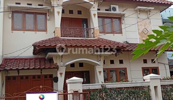 Rumah Cantik Dan Mewah 2 Lantai Di Perumahan Di Citra Gran Bekasi Kota