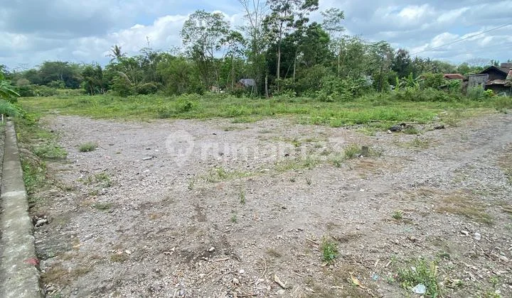 Land Plot Supporting a Peaceful Life Close to Nature & Pakem Sleman Yogyakarta Traditional Market
