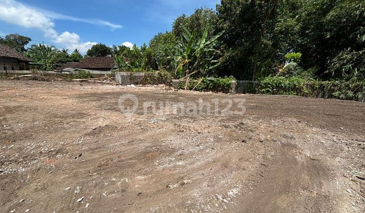 Sell Land with Freehold Title (SHM) West of Ibarbo Park Jogja, Installment Plan Available.