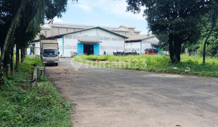 Selling Factory in Gunung Putri Selling Shoe Factory on Jalan Raya Gunung Putri Bogor. Selling Warehouse in Gunung Putri