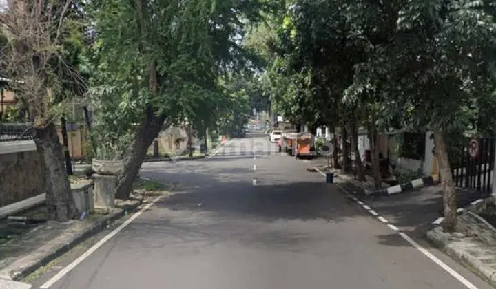 Land for Sale in Petojo, Bonus House, Jalan Kesehatan Street.