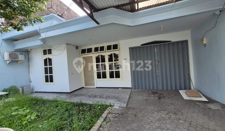 Rumah Simpang Darmo Permai, Dukuh Pakis