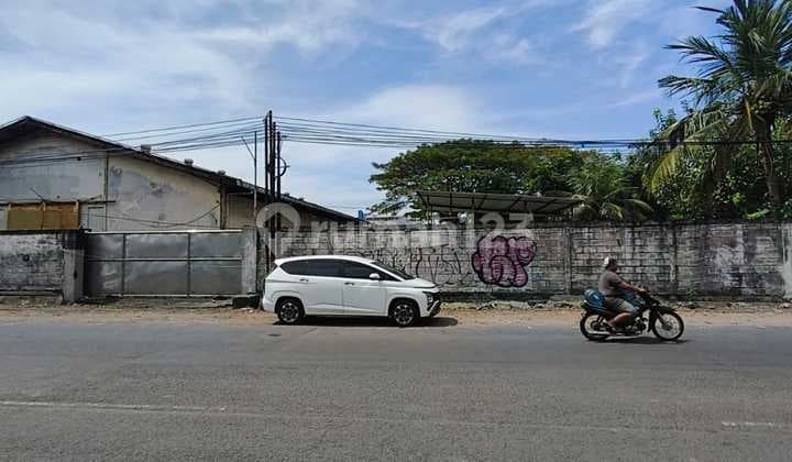 Land on Jalan Raya Siwalankerto Frountied, in front of Trans Mart Yani