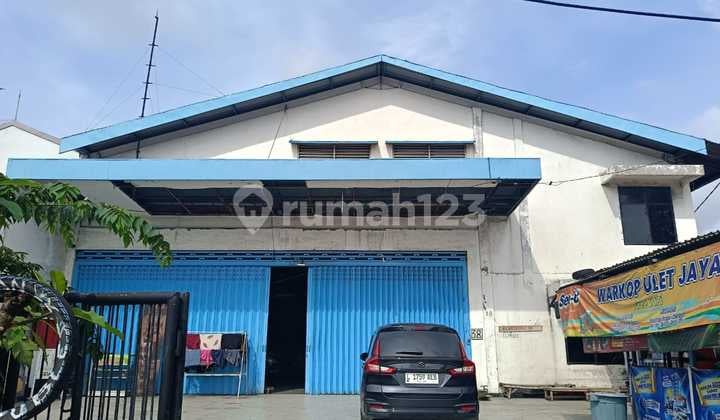 Disewakan Gudang Siap Pakai Langsung Menghadap Jalan Raya Kalimas Barat, Dekat Perak