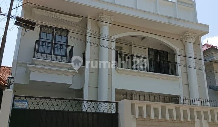 Rumah, 3 Lantai, SHM, Dekat Pusat Kota, Rinjani, Semarang