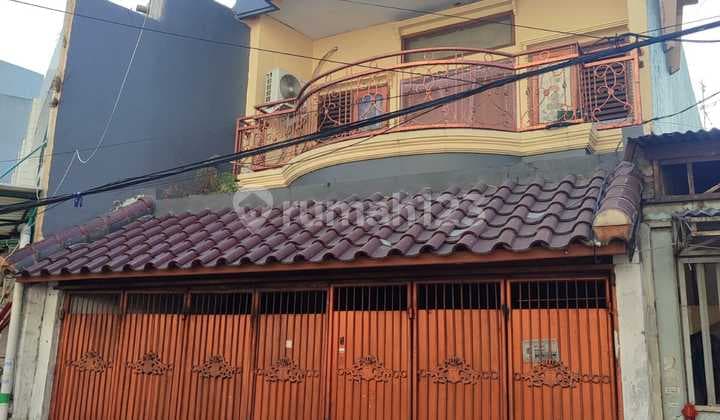 2-Storey House Suitable for Business in Krendang