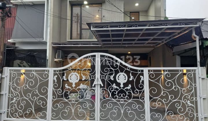 Dijual Rumah Modern 2 Lantai Di Tebet Barat Dalam