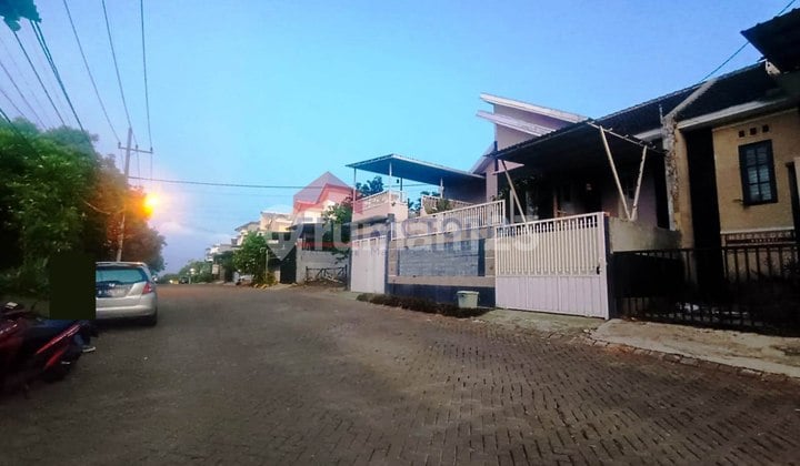 RUMAH DALAM PERUMAHAN TIDAR DEKAT UNIVERSITAS DAN PUSAT KOTA