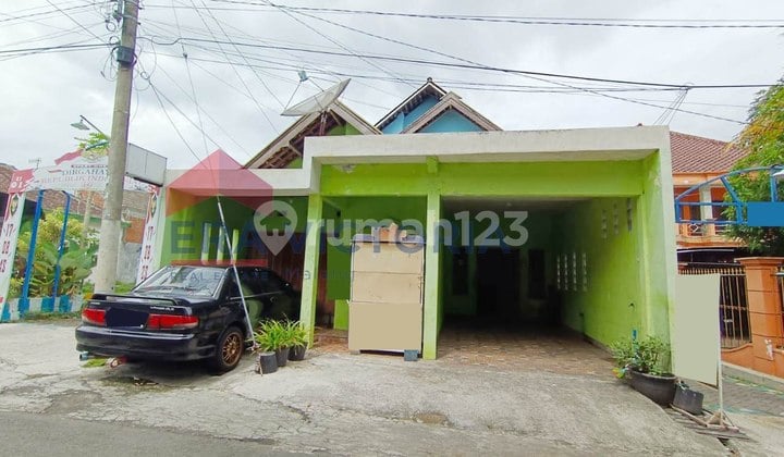 Cocok untuk Bisnis Kosan! Dijual Rumah Luas Tanah 168 M Dekat Terminal Arjosari dan Rumah Sakit Persada