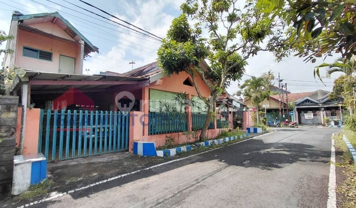 Selling 9-Bedroom Hook House, Potential for Boarding House Investment, Ikan Ikan Area Lowokwaru