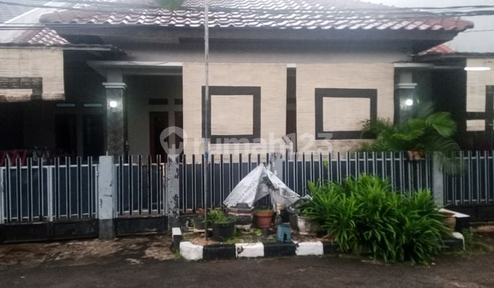 Rumah Strategis Komplek Ui Pancoran Mas Depok