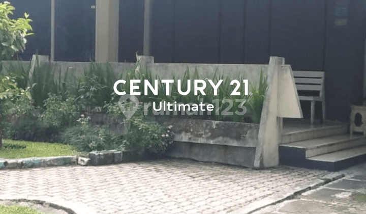 Dijual Rumah Kantor Sangat Luas dan Strategis di Klojen Malang