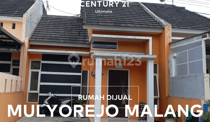 For Sale Ready-to-Live-in House in Mulyorejo Malang, Furnished.