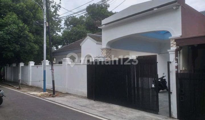 Rumah Strategis Disewakan, 1 Lantai, Homey, Halaman Luas, Harga Bersahabat