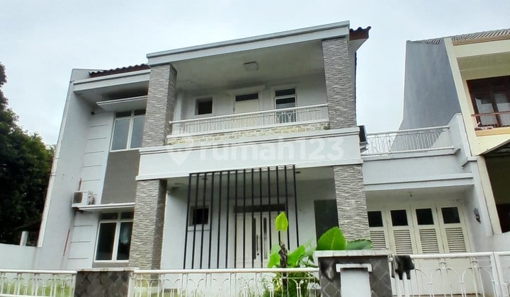 Disewakan Rumah Ada AC dan Kitchen Set (2 Lantai) di Bsd Puspita Loka