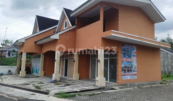 Ruko Murah Siap Pakai. Samping Terminal !!