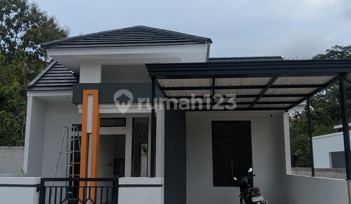 1-Story House Already Includes Alderon Canopy