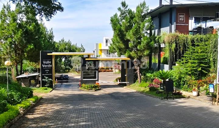 Dijual Rumah Villa Eksklusif Dengan View Indah Pegunungan Dan Kota Rumah Bagus SHM di Muku Coffee, Komp. Valle Verde Villa & Residences, Jl. Pasirhalang No. 33, Pasirhalang, Cisarua, Bandung Barat, Jawa Barat, Indonesia, 40551, Lembang