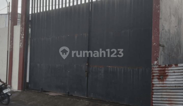 Sia Pakai Warehouse Strategic Location in Sumengko, Wringinanom, Gresik