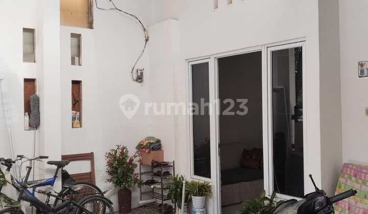 Rumah Hook 2 Lantai di Cluster Clarita Cipondoh Kota Tangerang