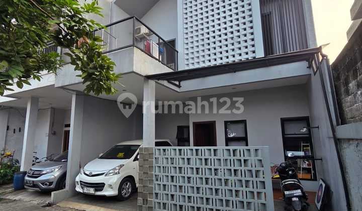 Modern Minimalist Scandinavian Industrial House in Tangerang