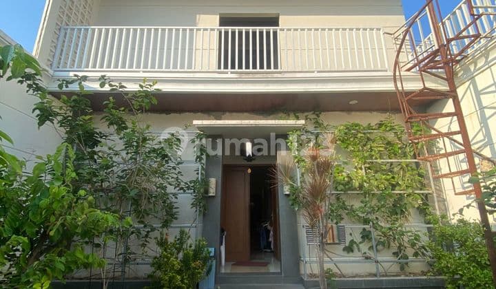 Jual 2 Rumah Dalam 1 Lokasi Beserta 12 Kamar Kost