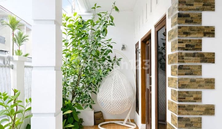 Di Jual Rumah 2 Lantai Dekat Taman Mini Jakarta Timur