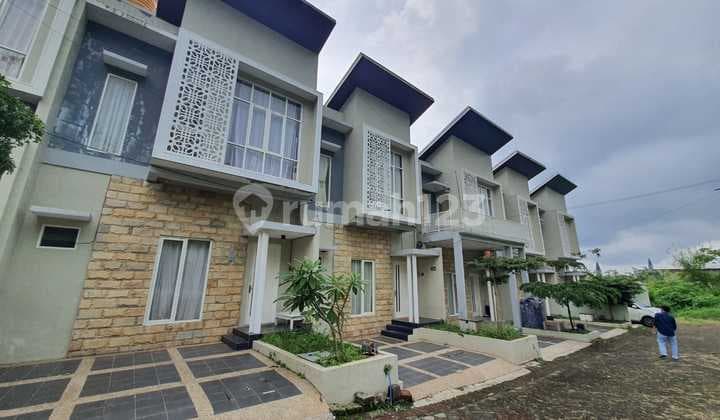 Villa, SHM, Full Furnished, Siap Bangun di Kota Batu