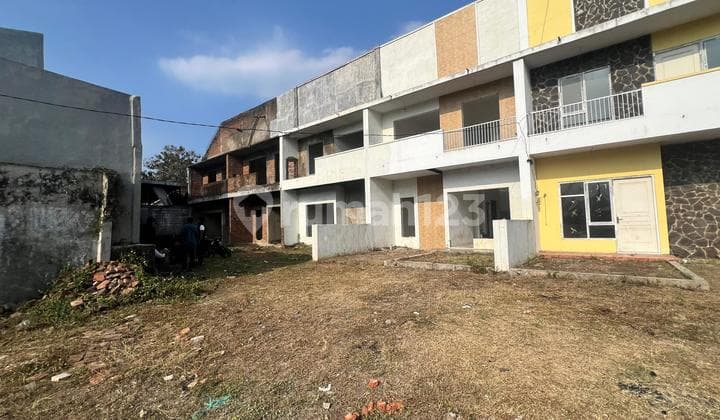 Tanah Poros Jalan Kawasan Ramai 100 m2 SHM Malang Kota, Malang
