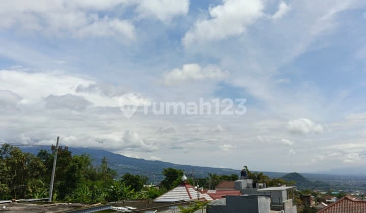 Villa Premium Full Furnish SHM di Kawasan Berkelas