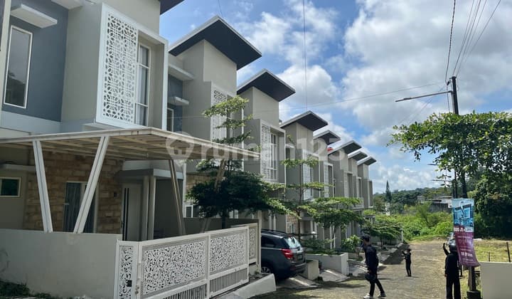 Villa Eksklusif SHM Full Furnish Siap Huni Kota Batu