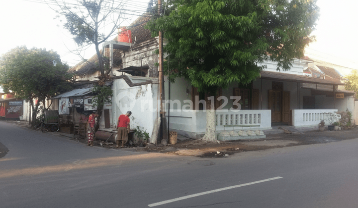 Dijual Rumah Strategis Dekat Beteng, Sangkrah, Pasar Kliwon Solo