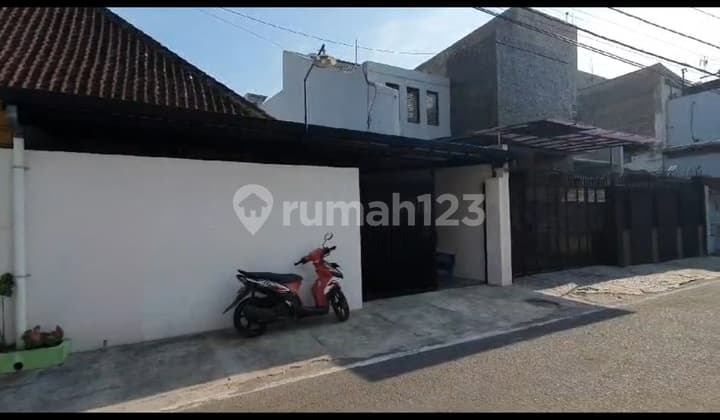 Dijual Rumah Siap Pakai Di Sayap Yos Sudarso Kota Solo