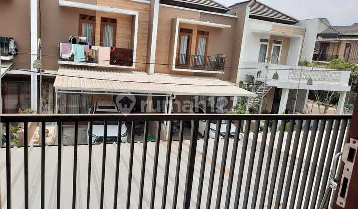Dijual Rumah 3 Lantai Ciwaruga Bandung