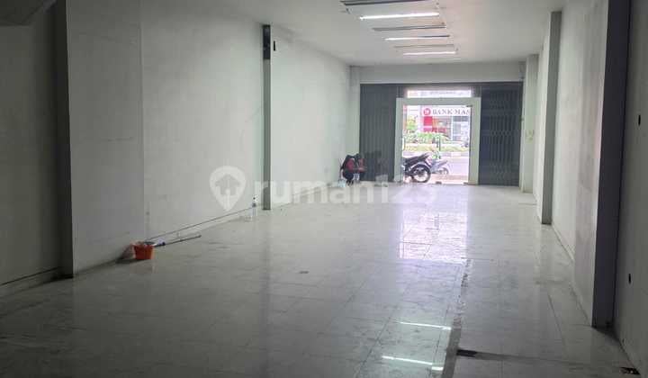 Disewakan Ruko di Jalan Boulevard Kelapa Gading