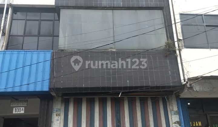 Disewakan Ruko 3 Lantai,Daerah Senen