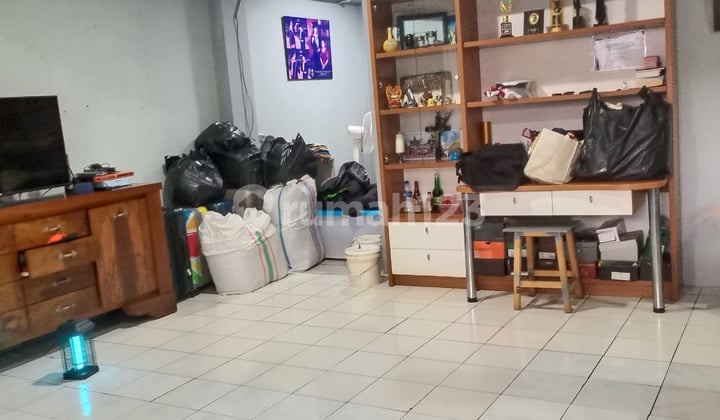 For Rent: House in Senen Area, Strategic Location, Flood-Free