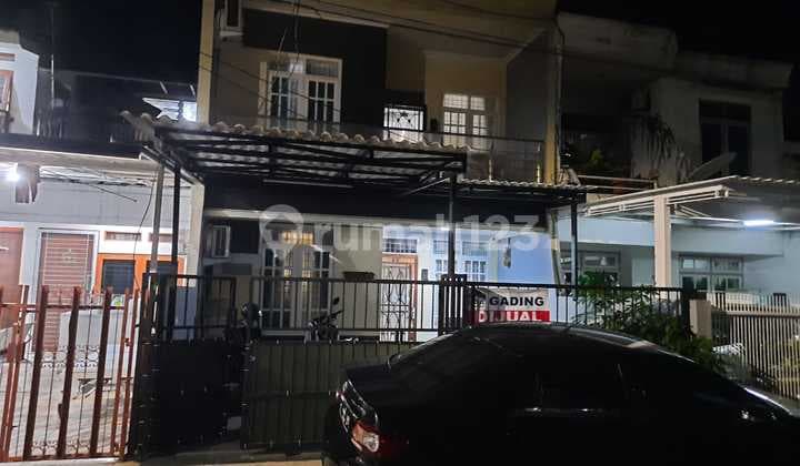 Dijual Rumah Siap Huni,sudah Direnovasi,tingkat Full 2 Lantai,lantai 1 Ada Kamar Tidur 1 Utk Orgtua,