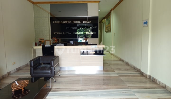 Disewakan Ruko 4 Lantai di Cmpaka Putih,Siap Huni.luas Parkiran