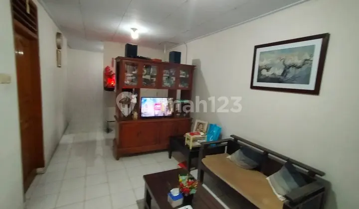 Cheap and Well-Maintained Standard House for Sale